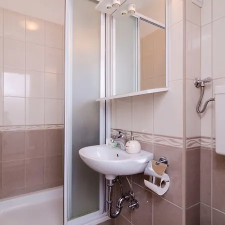 Zore Glavinic 3*