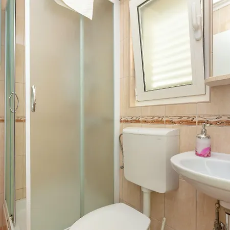Zore Glavinic 3* דוברובניק